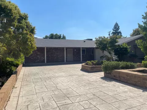 439 W Keats Ave, Fresno, CA 93704