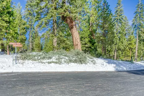 39523 Sunrock Ln #29, Shaver Lake, CA 93664