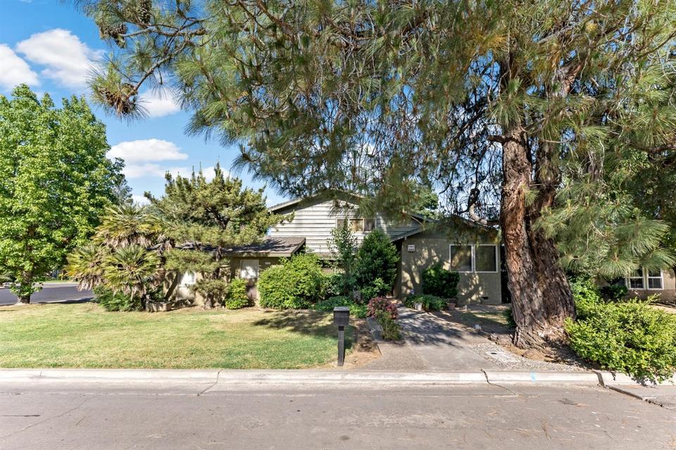 425 Shannon Ave, Madera, CA 93637 1 photo Movoto
