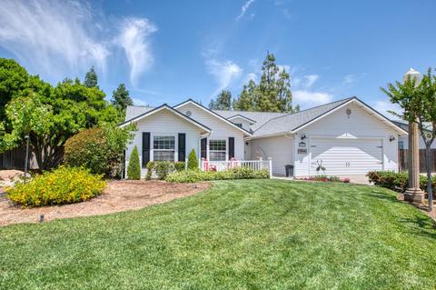 36127 Cloverleaf Ave, Madera, CA 93636