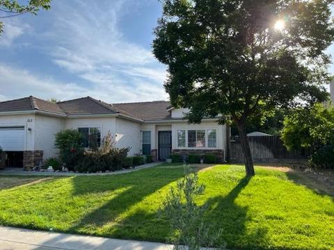 305 N Douglas Ave, Fresno, CA 93727