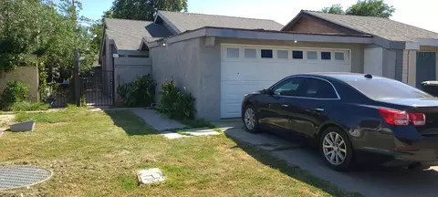 645 E Prospect Ave, Visalia, CA 93292 photo 1