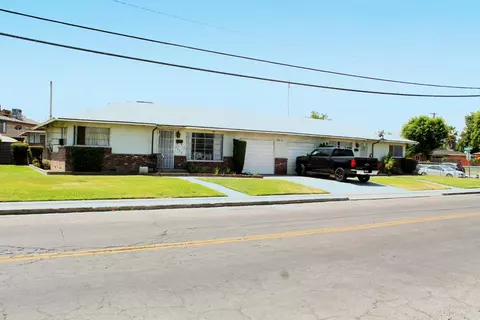 3204 E Weldon Ave, Fresno, CA 93703