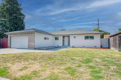 638 W Keats Ave, Clovis, CA 93612