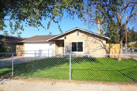 2108 W Hedges Ave, Fresno, CA 93728