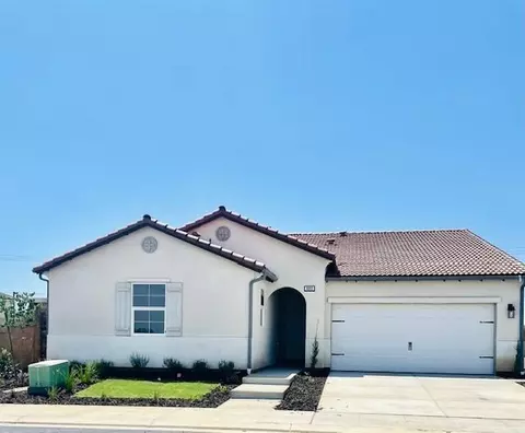 880 Talus Way S, Madera, CA 93636