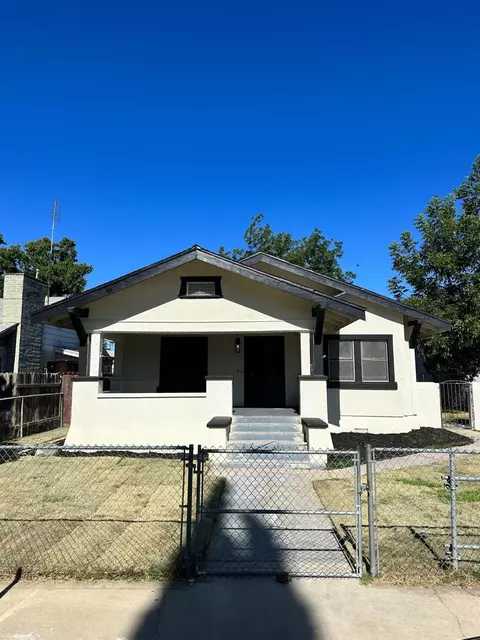827 West Ave, Sanger, CA 93657 photo 1