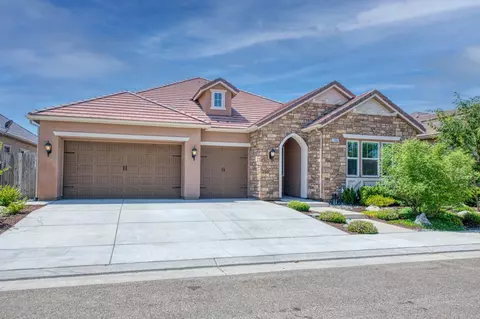 1456 N Kaweah Ave, Clovis, CA 93619 photo 1