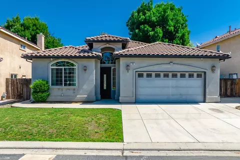 190 Lake Dr, Lemoore, CA 93245 photo 1
