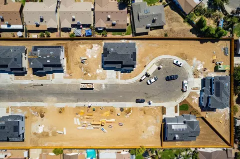 4965 E Kerckhoff, Fresno, CA 93727 photo 1