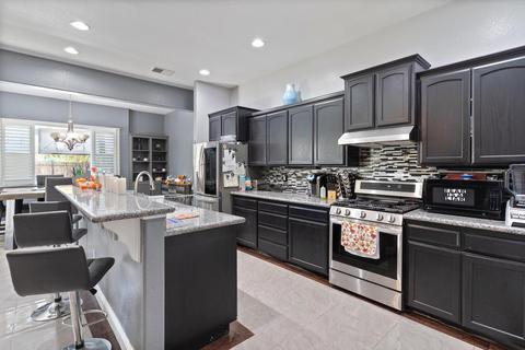 2759 Geary Ave, Sanger, CA 93657