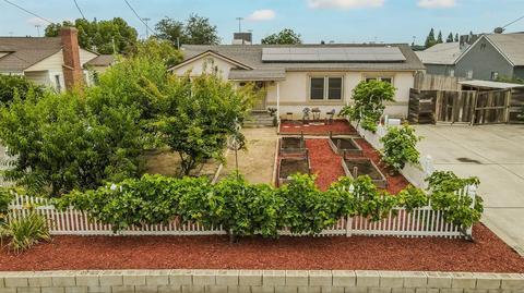 2080 18th Ave, Kingsburg, CA 93631