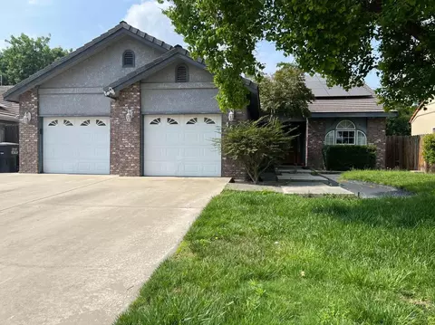 4606 W Monte Verde Ave, Visalia, CA 93277