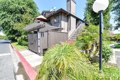 4860 E Lane Ave #212, Fresno, CA 93727