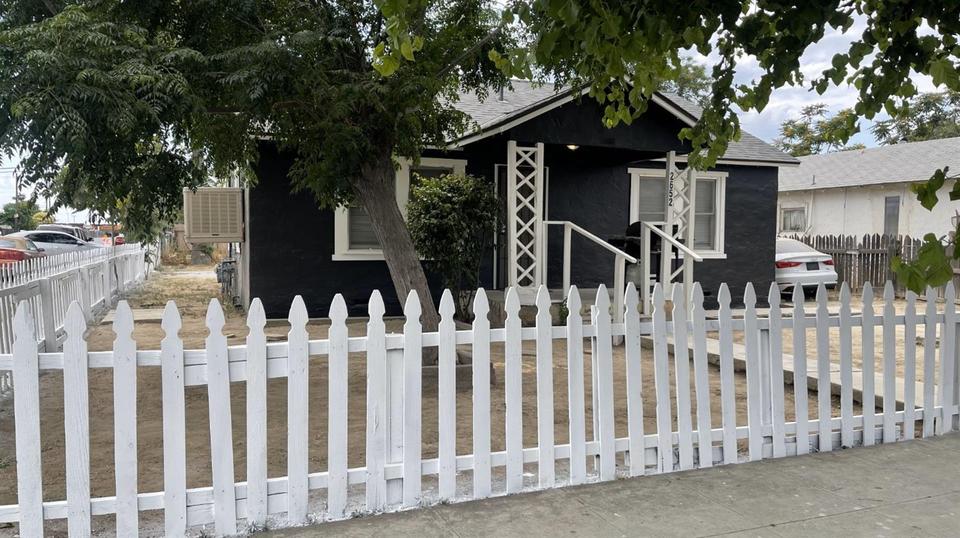 3969 E Calwa Ave, Fresno, CA 93725 2 Photos MLS 595604 Movoto