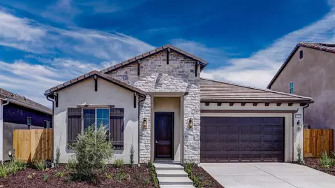 6426 E Millie Dr, Fresno, CA 93727