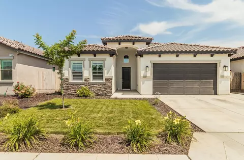 617 St Julien Dr, Madera, CA 93637 photo 1