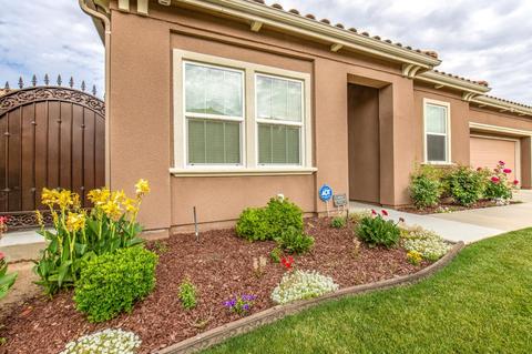 1828 Maine Ave, Clovis, CA 93619