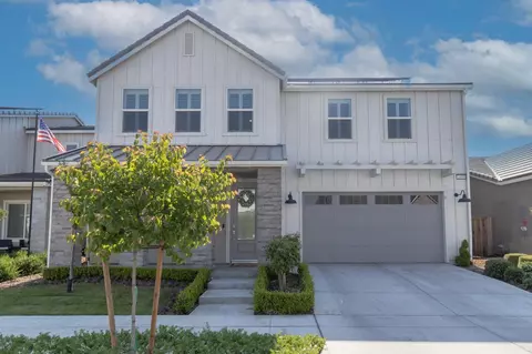 2059 N Hughes Ave, Clovis, CA 93619 photo 1