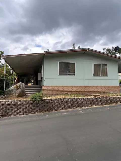 39678 Fresno Flats Road 425b #4, Oakhurst, CA 93644