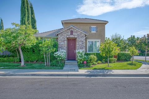 1838 N Highland Ave, Clovis, CA 93619