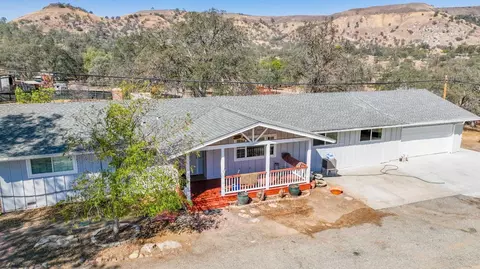 21189 Auberry Rd, Clovis, CA 93619