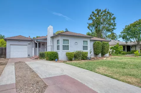 2411 N Adoline Ave, Fresno, CA 93705