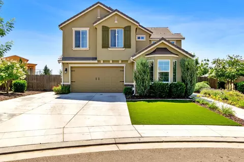 3381 Cordova Ave, Clovis, CA 93619