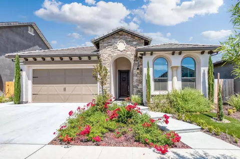 1729 N Carson Ave, Clovis, CA 93619