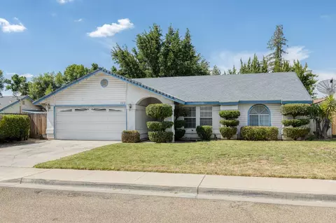 2010 10th St, Sanger, CA 93657 photo 1