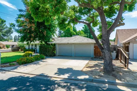 600 El Rancho Dr, Madera, CA 93637