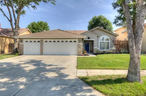 2267 Goshen Ave, Clovis, CA 93611