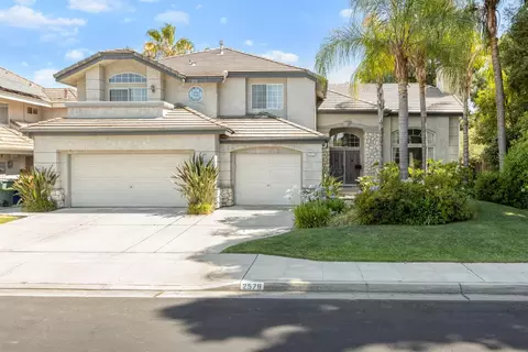 2578 Celeste Ave, Clovis, CA 93611