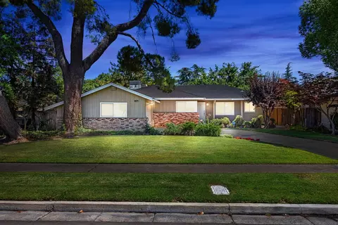 1752 W Cortland Ave, Fresno, CA 93705