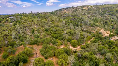 39 Allen Rd, Oakhurst, CA 93644