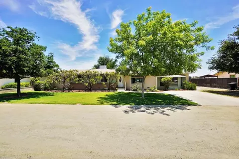 1145 Pleasant Way, Hanford, CA 93230