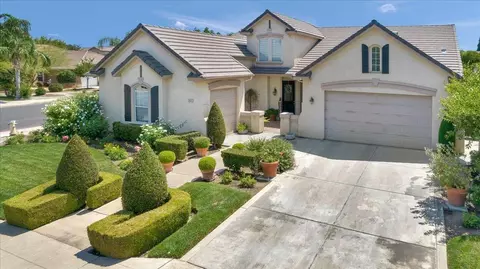 3023 Hanson Ave, Clovis, CA 93611