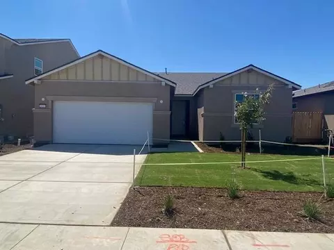 14323 W San Joaquin Ave, Kerman, CA 93630