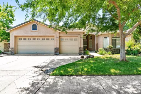 2397 E Christopher Dr, Fresno, CA 93720 photo 1
