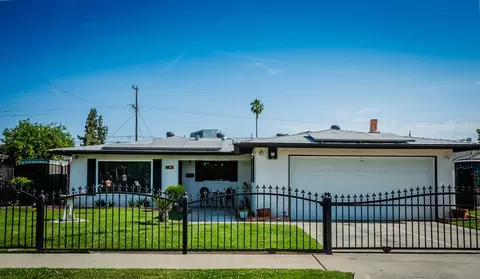 4143 E Bellaire Way, Fresno, CA 93726