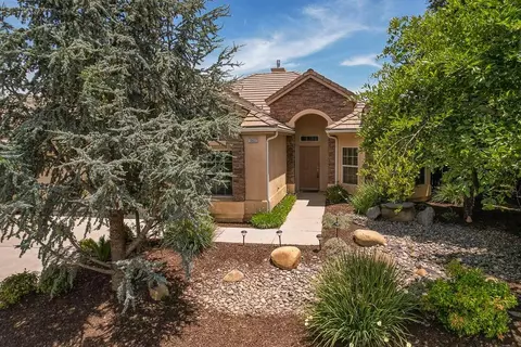 10622 N Spanish Bay Dr, Fresno, CA 93730