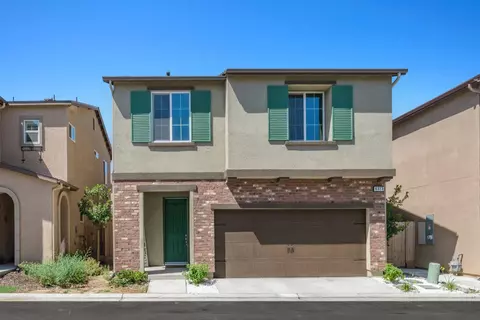 6323 N Alta Vista Ln, Fresno, CA 93722