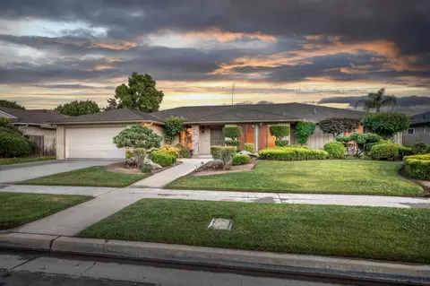 1541 W Magill Ave, Fresno, CA 93711