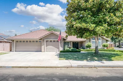 1677 Mckelvy Ave, Clovis, CA 93611