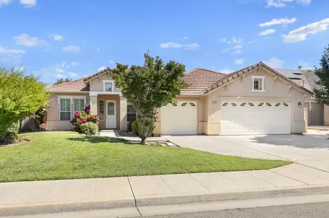 2979 Swift Ave, Clovis, CA 93611