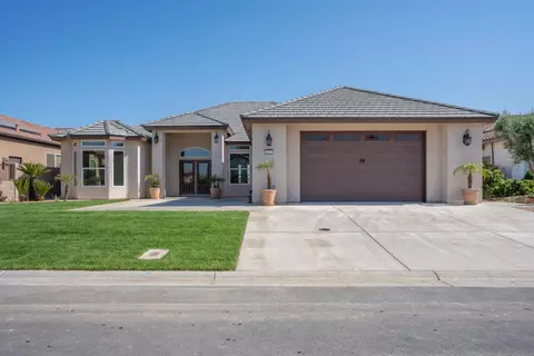 8305 Lake Shore Dr, Chowchilla, CA 93610