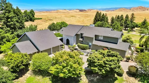 12850 Auberry Rd, Clovis, CA 93619