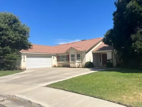 1876 W Orange Ave, Porterville, CA 93257