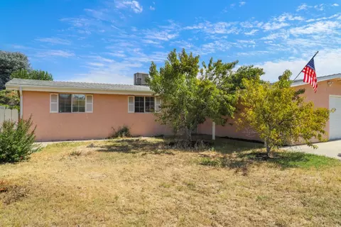 125 Rialto Ave, Clovis, CA 93612