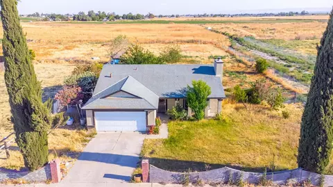 8615 Almond Ave, Dos Palos, CA 93620